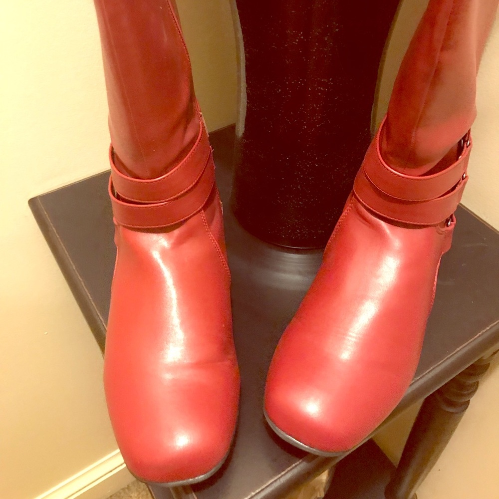 Red Comfort Walking Boots